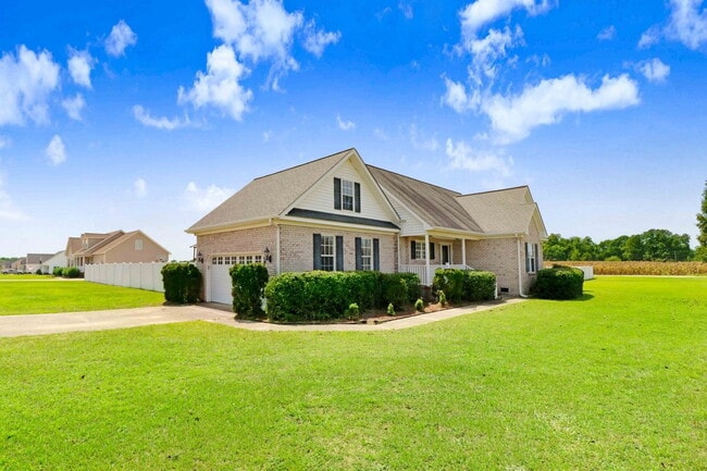 Building Photo - *DETACHED GARAGE/WORKSHOP!* Gorgeous home on HUGE acre lot in Princeton