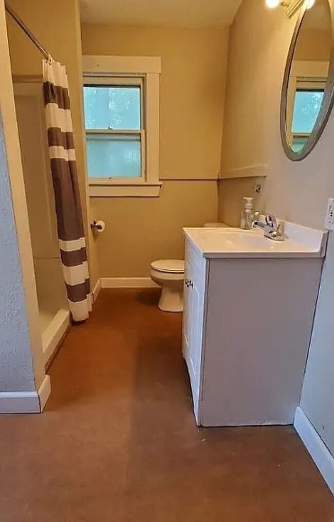 Building Photo - 512 N 9th St