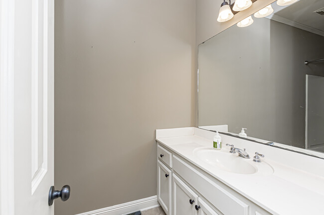 Building Photo - 838 Meadow Bend Dr