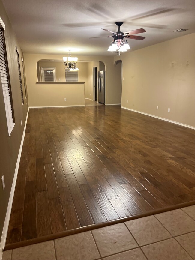 Living and Dining Area - 27002 Rustic Cabin