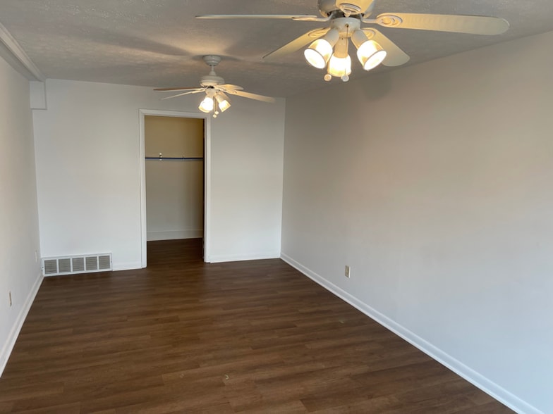 Building Photo - 6 Hapgood Hill