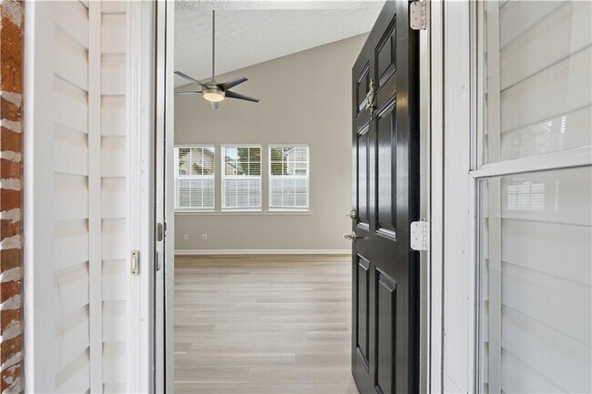 Building Photo - 217 Hiawassee Dr