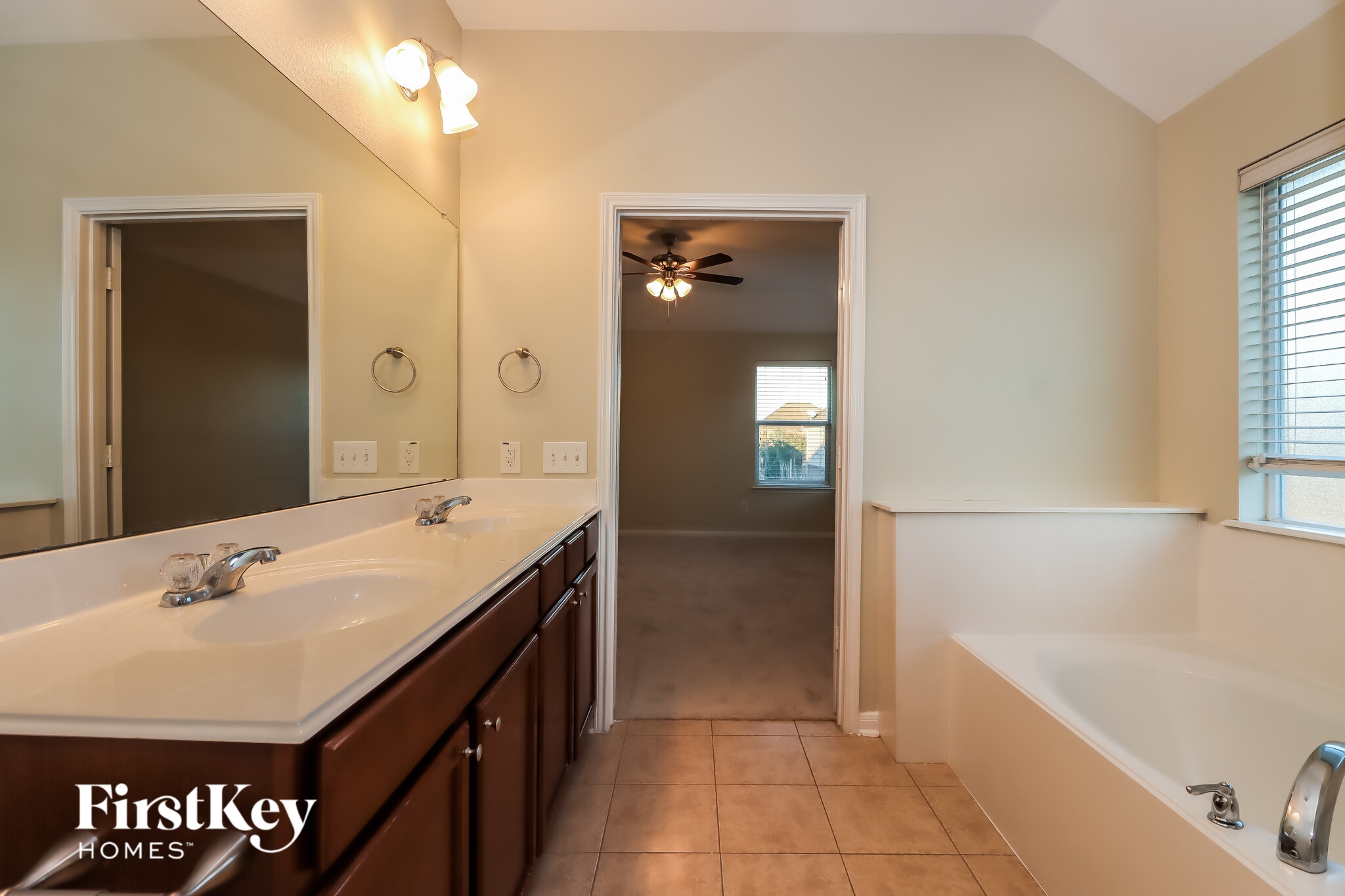 Building Photo - 1315 Lucas St