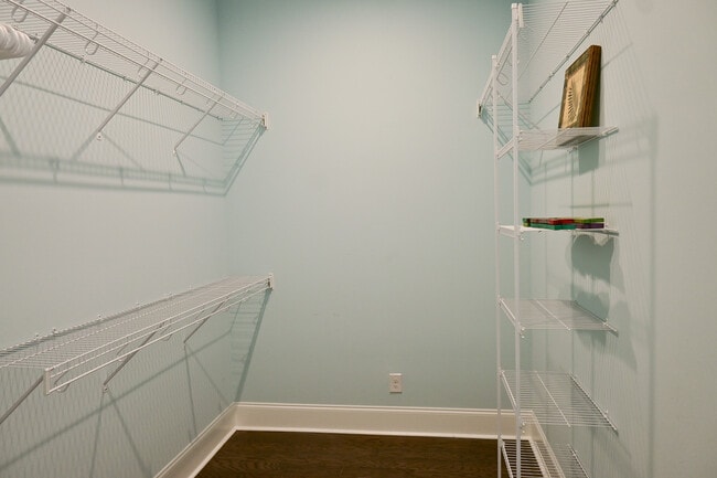 Building Photo - 1013 Marsh Vw Dr