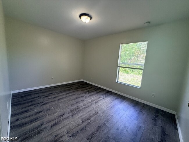 Building Photo - 2510 Martin Ave S