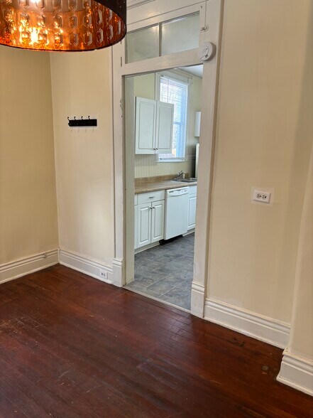 Building Photo - 163 Pope St