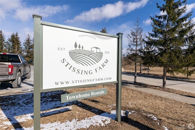 Building Photo - 53 Hillside Rd