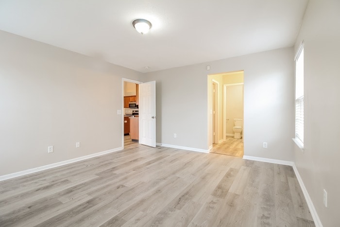 Building Photo - 200 Crescent Creek Ct