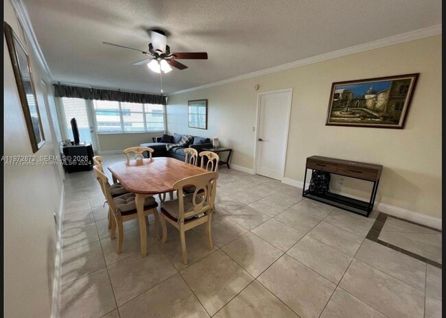 Building Photo - 3725 S Ocean Dr