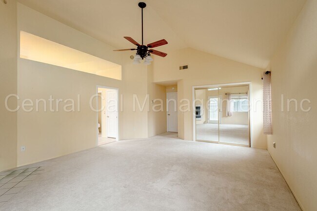 Building Photo - 4 Bedroom/2.5 Bath Home with Paid Solar an...