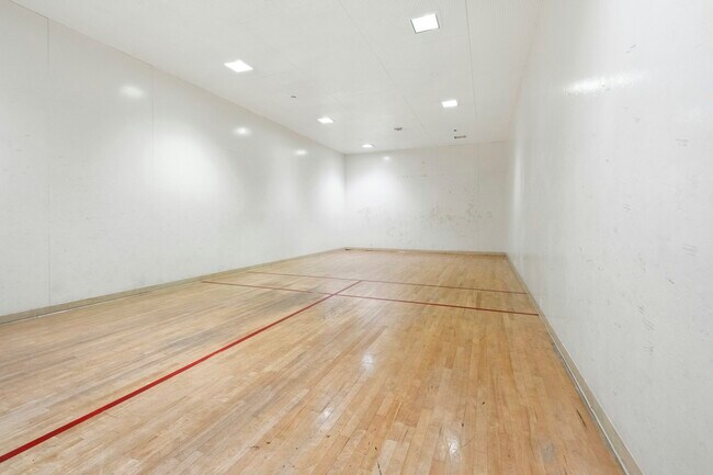 Building Photo - 300 N Civic Dr