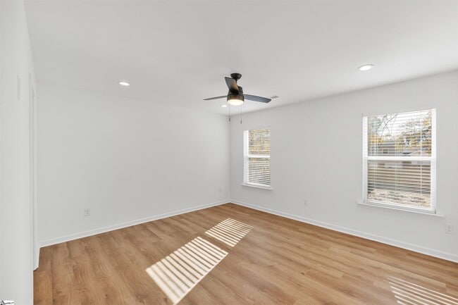 Building Photo - 13 Jamison St