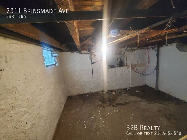 Building Photo - 7311 Brinsmade Ave