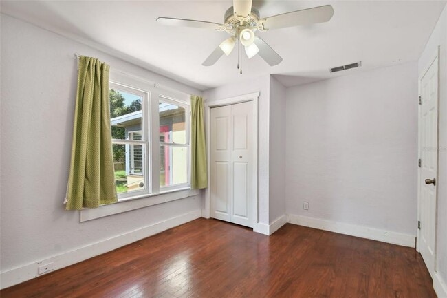 Building Photo - 1925 52nd St S