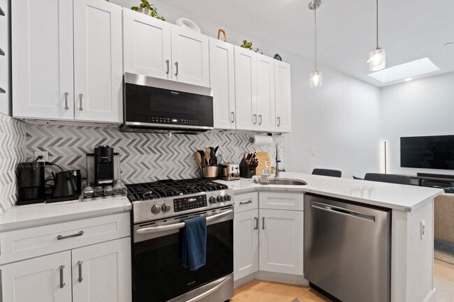 Building Photo - 406 Madison St