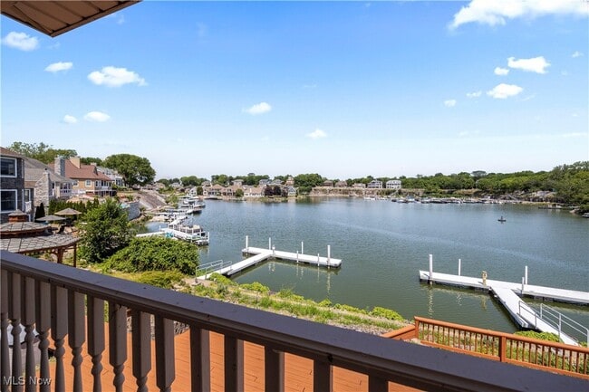 Building Photo - 4591 S Memorial Shoreway Dr