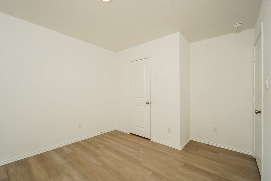 Building Photo - 4243 Southton Mere