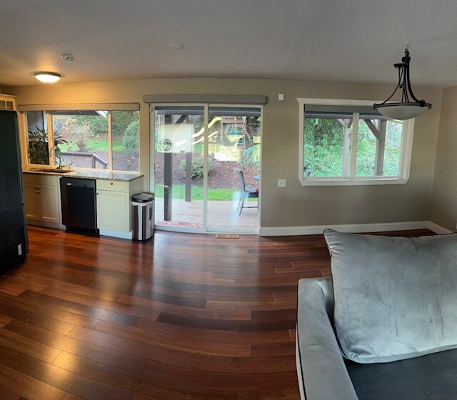 Building Photo - 32818 Pacific Hwy S