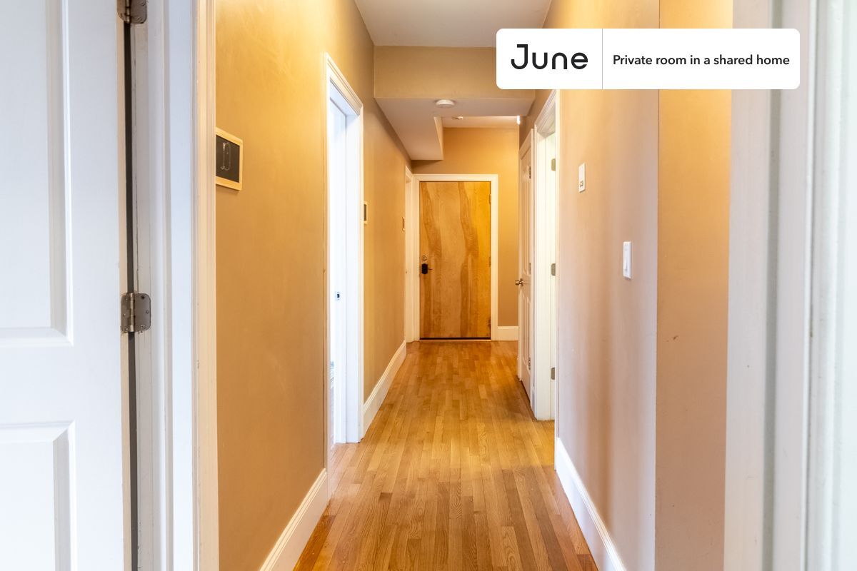 Building Photo - Room in Shared 4 bed/2 bath home