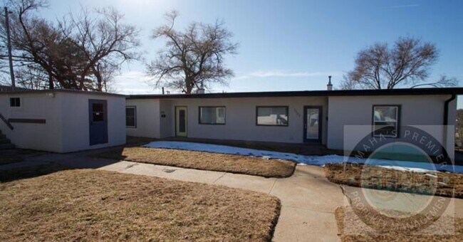 Building Photo - 3309 S 32nd Ave