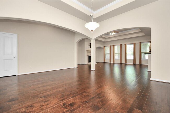 Building Photo - 1122 Boxwood Dr