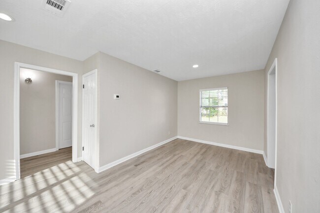 Building Photo - 2919 Elser St