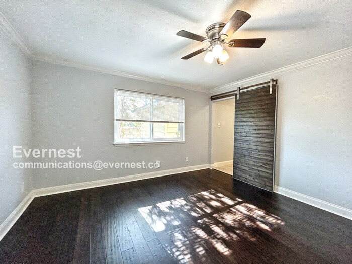 Building Photo - 2701 Deeringhill Dr