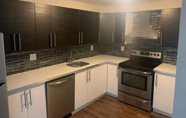 Building Photo - Gorgeous 3 Bedroom Townhouse in King George