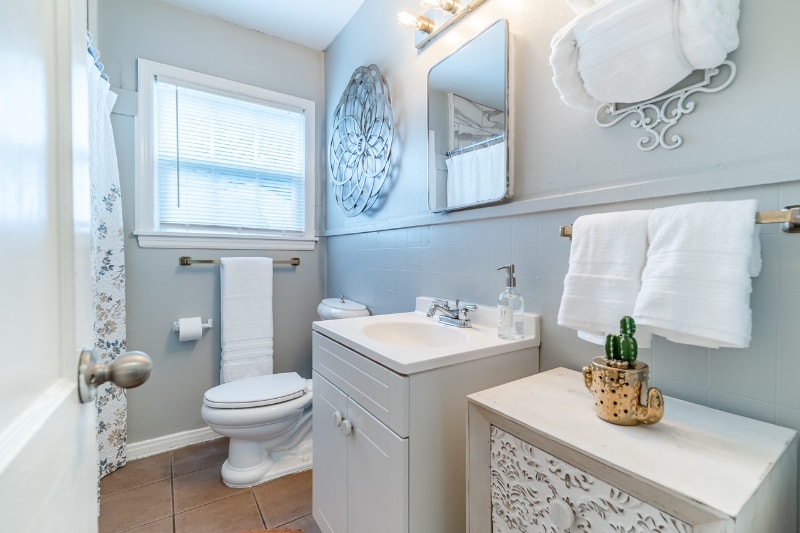 Building Photo - 1201 W Alan Ave