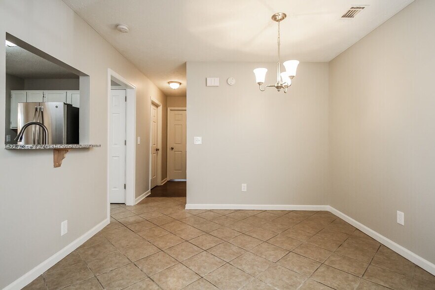 Building Photo - 3308 Milbridge Dr