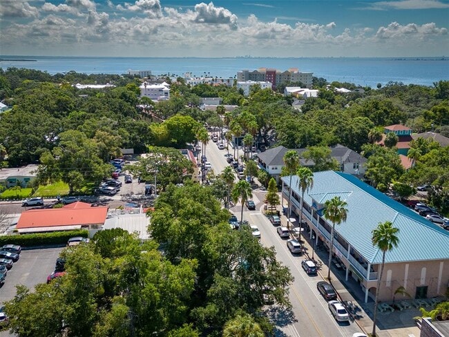 Building Photo - 415 Mapleway