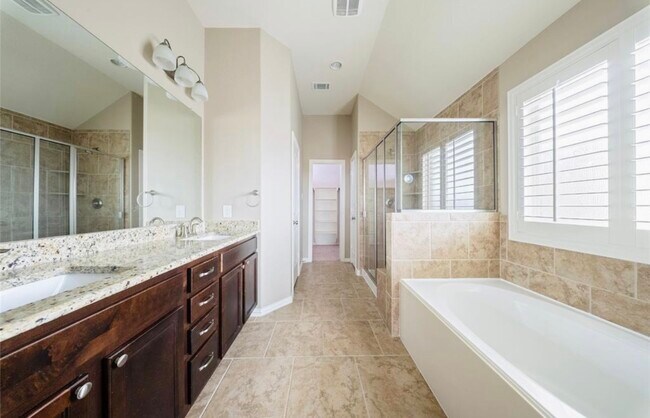 Building Photo - 3306 Benbrook Springs Ln