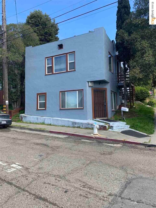 Building Photo - 4500 San Carlos Ave