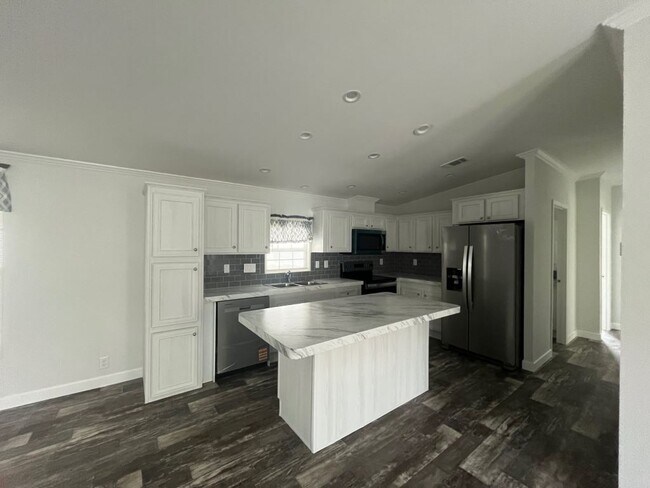 Building Photo - 267 Mongoose Ln