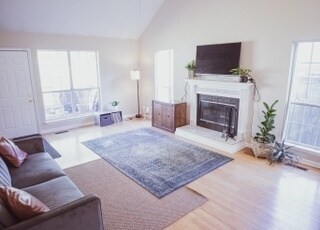 Building Photo - 1104 Crestfield Dr