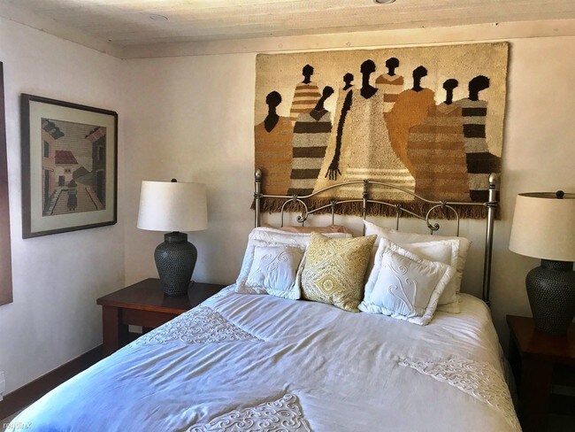 Building Photo - 114 Story Rd