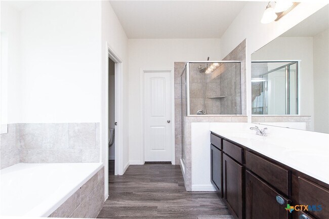 Building Photo - 6700 Catherine Dr