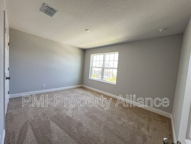 Building Photo - 14521 Crestavista Ave