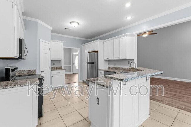 Building Photo - 3011 Old Lodge Rd