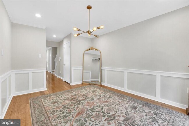Building Photo - 8605 Western Oak Dr
