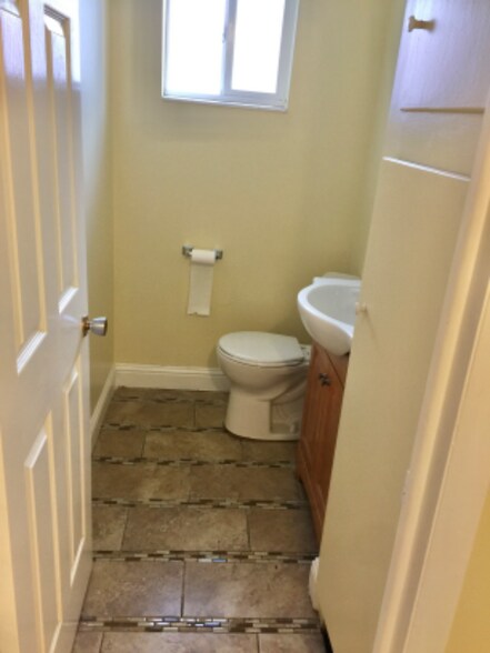 Building Photo - 4328 S Park St