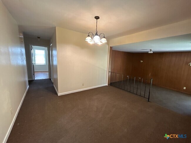 Building Photo - 310 Prather Dr