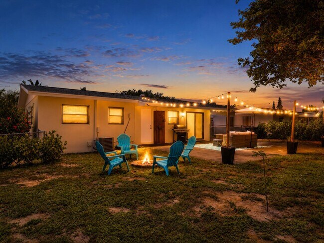 Building Photo - 3539 Everglades Rd