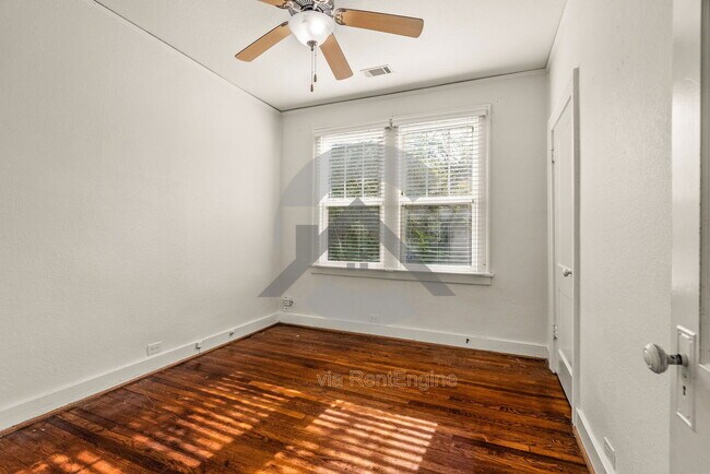 Building Photo - 1615 N Taylor St