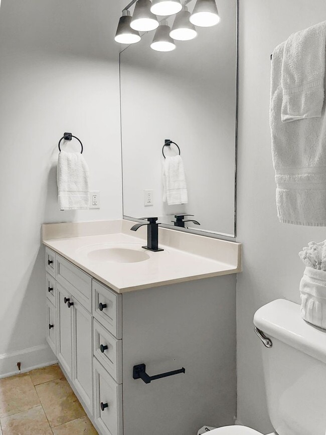 Building Photo - 50% off first months rent.  Fully furnishe...