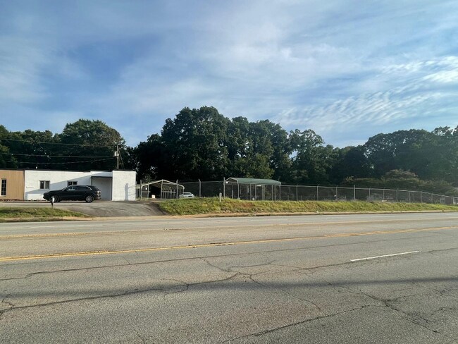 Building Photo - 2715 W Whitner St