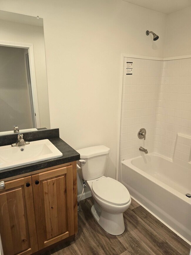 Building Photo - New 3 bdrm 2 bath Manufactured home in Hayden, ID for Rent