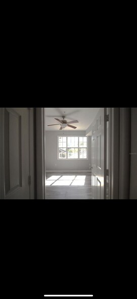 Building Photo - 501 Knights Run Ave