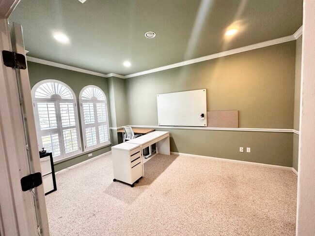 Building Photo - 10304 Peekston Dr