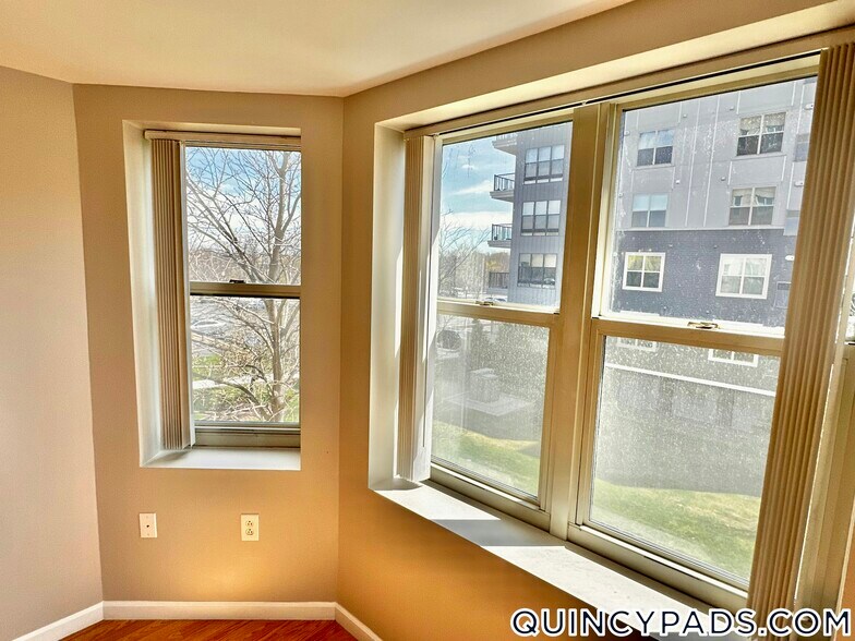 Building Photo - 1 Cityview Ln